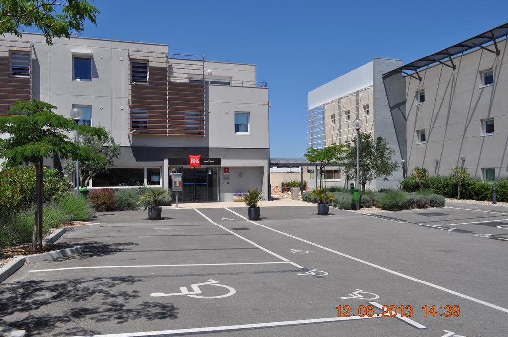 Hotel Ibis Istres Trigance Exterior foto